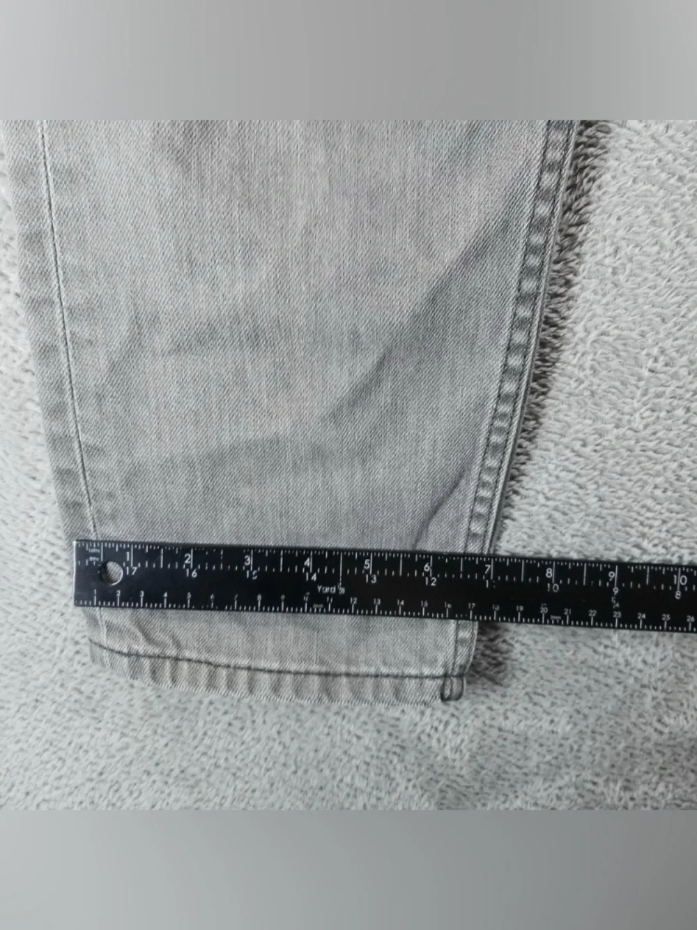 GAP Men's Slim Straight Jeans in Light Gray